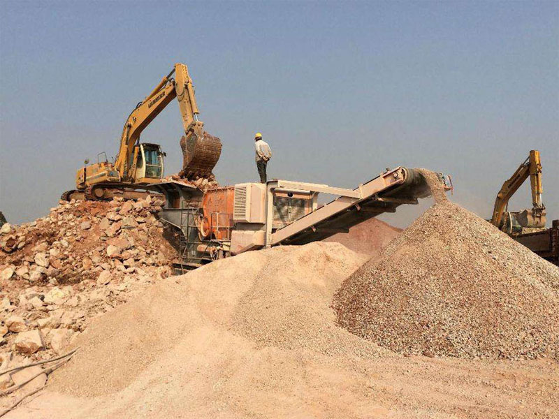 南寧移動破碎機現(xiàn)工作現(xiàn)場